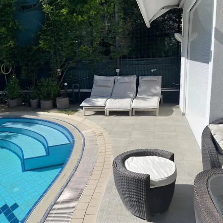 Swimming Pool * ゴーレム